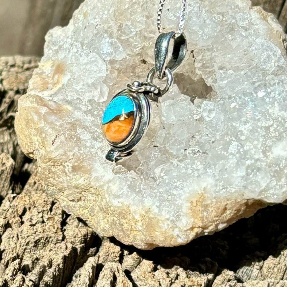SOLD Spiny Oyster, Turquoise Poison Necklace - Picture 6 of 14